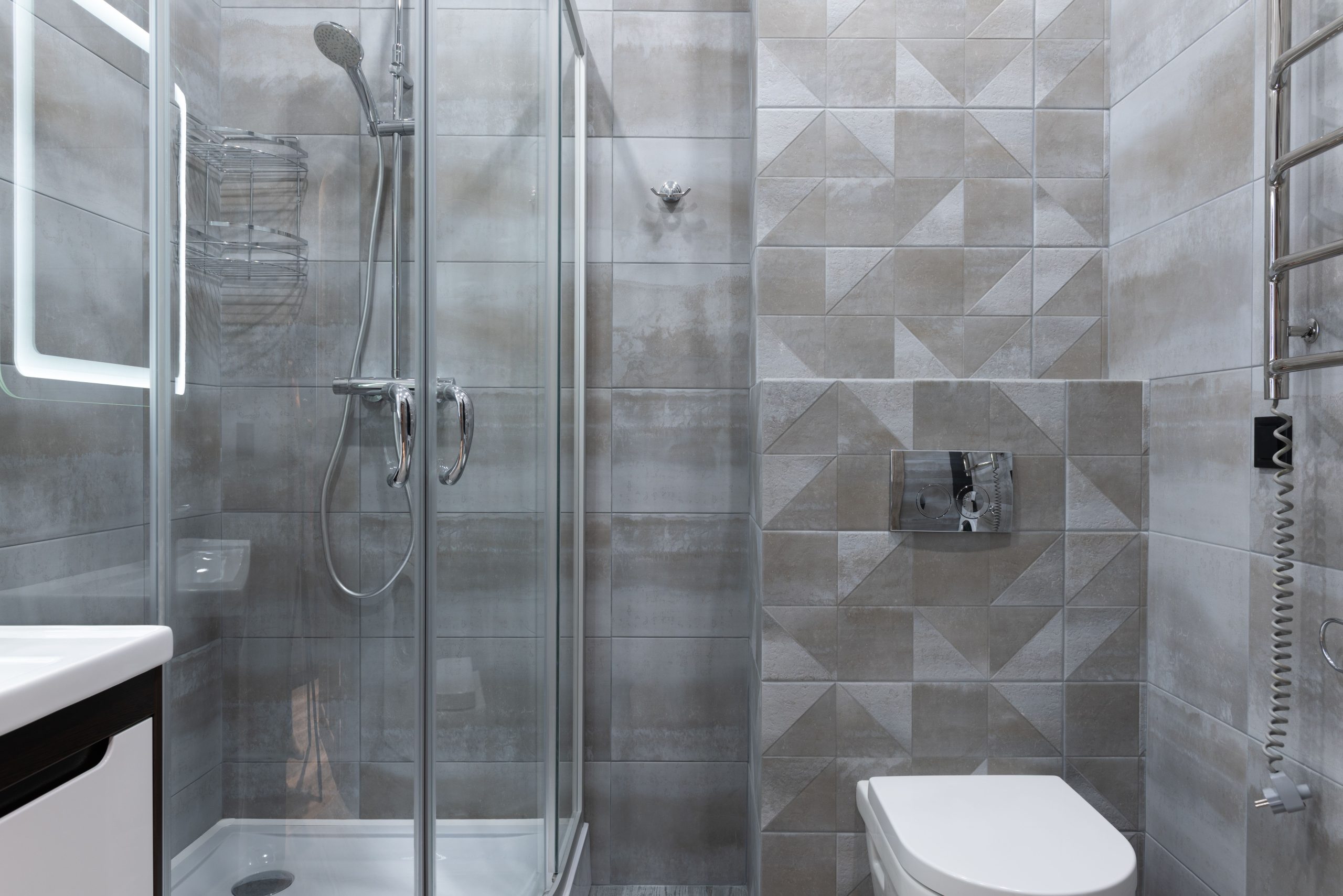 Cabine douche contemporaine avec parois vitrées et carrelage